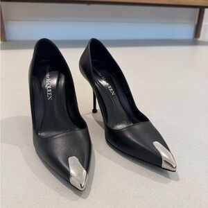 Alexander McQueen Black Heels with Silver Tips